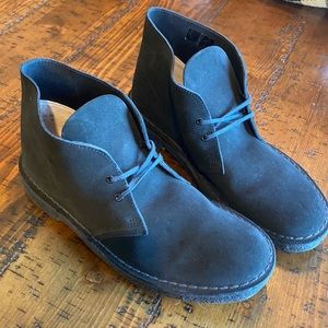Men’s Clark’s original desert boot. Black suede, 9.5 medium